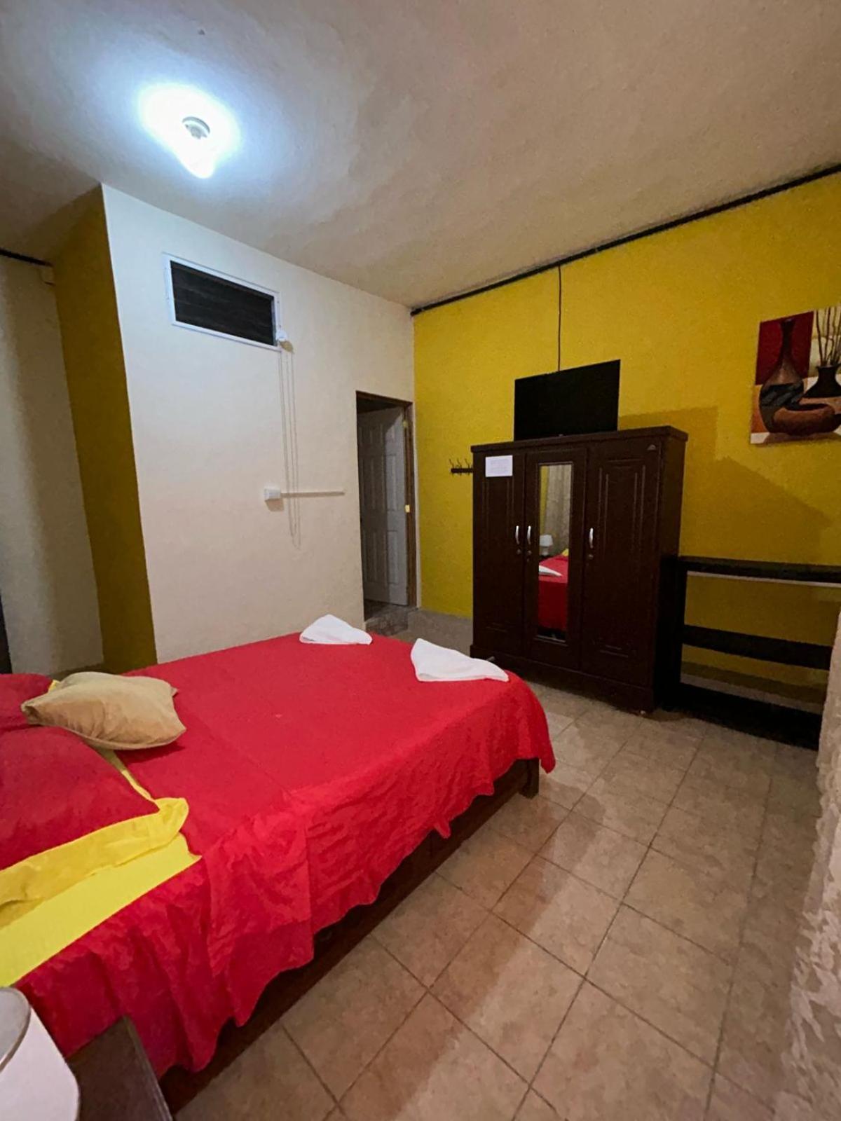 Casa Maya Itza Flores Bagian luar foto