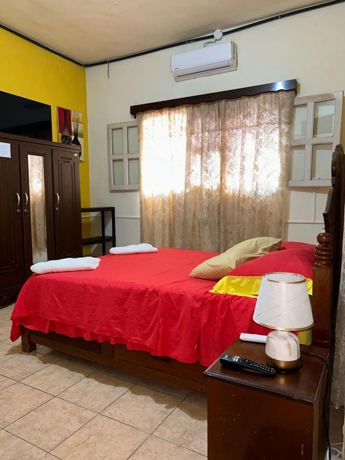 Casa Maya Itza Flores Bagian luar foto