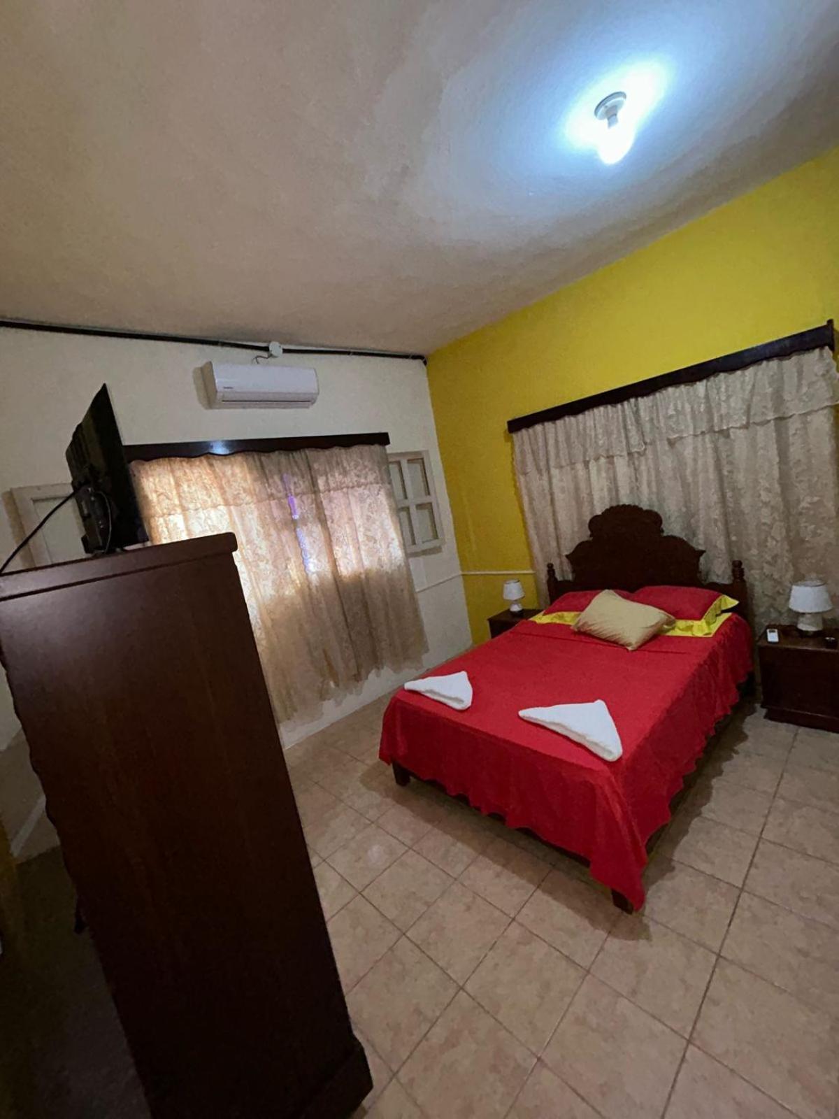 Casa Maya Itza Flores Bagian luar foto