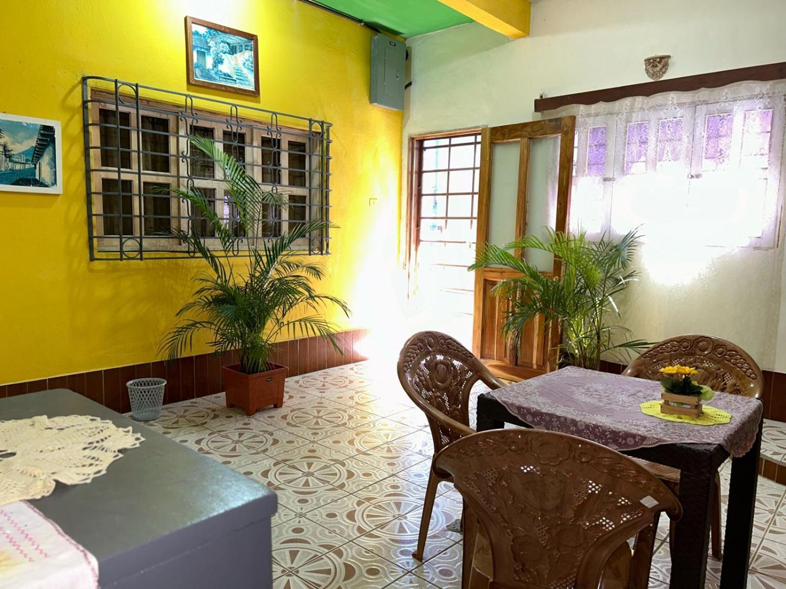 Casa Maya Itza Flores Bagian luar foto