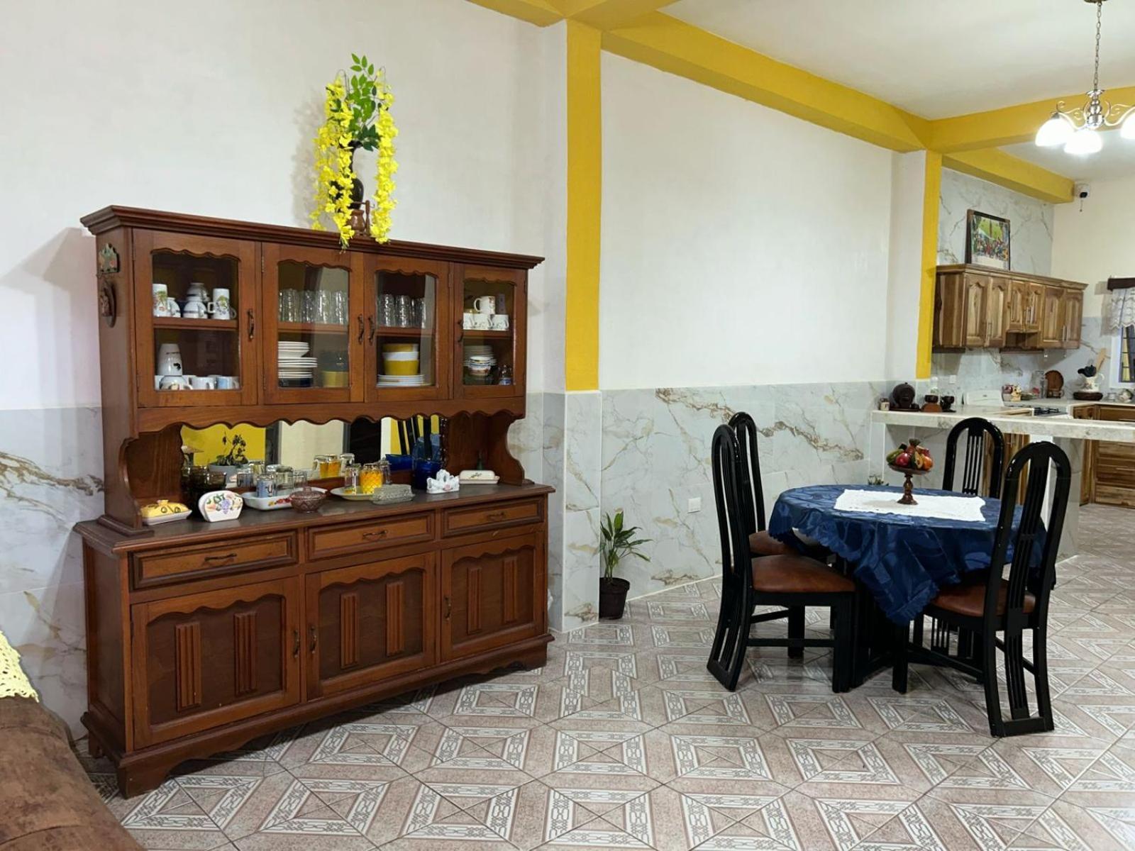 Casa Maya Itza Flores Bagian luar foto