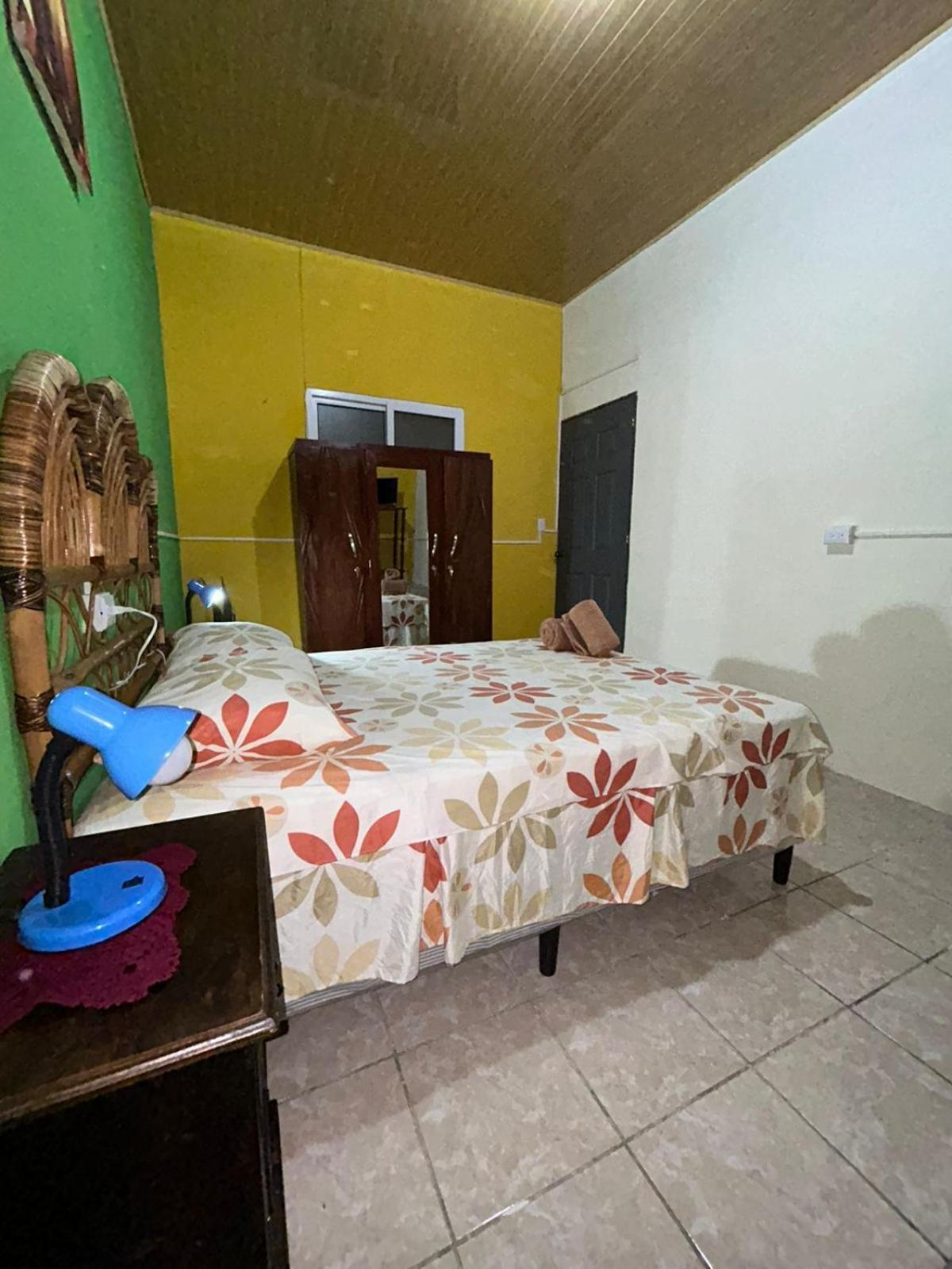 Casa Maya Itza Flores Bagian luar foto