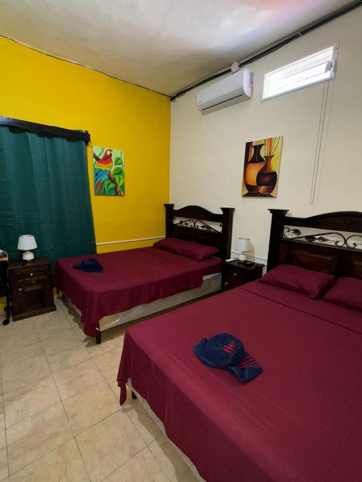 Casa Maya Itza Flores Bagian luar foto