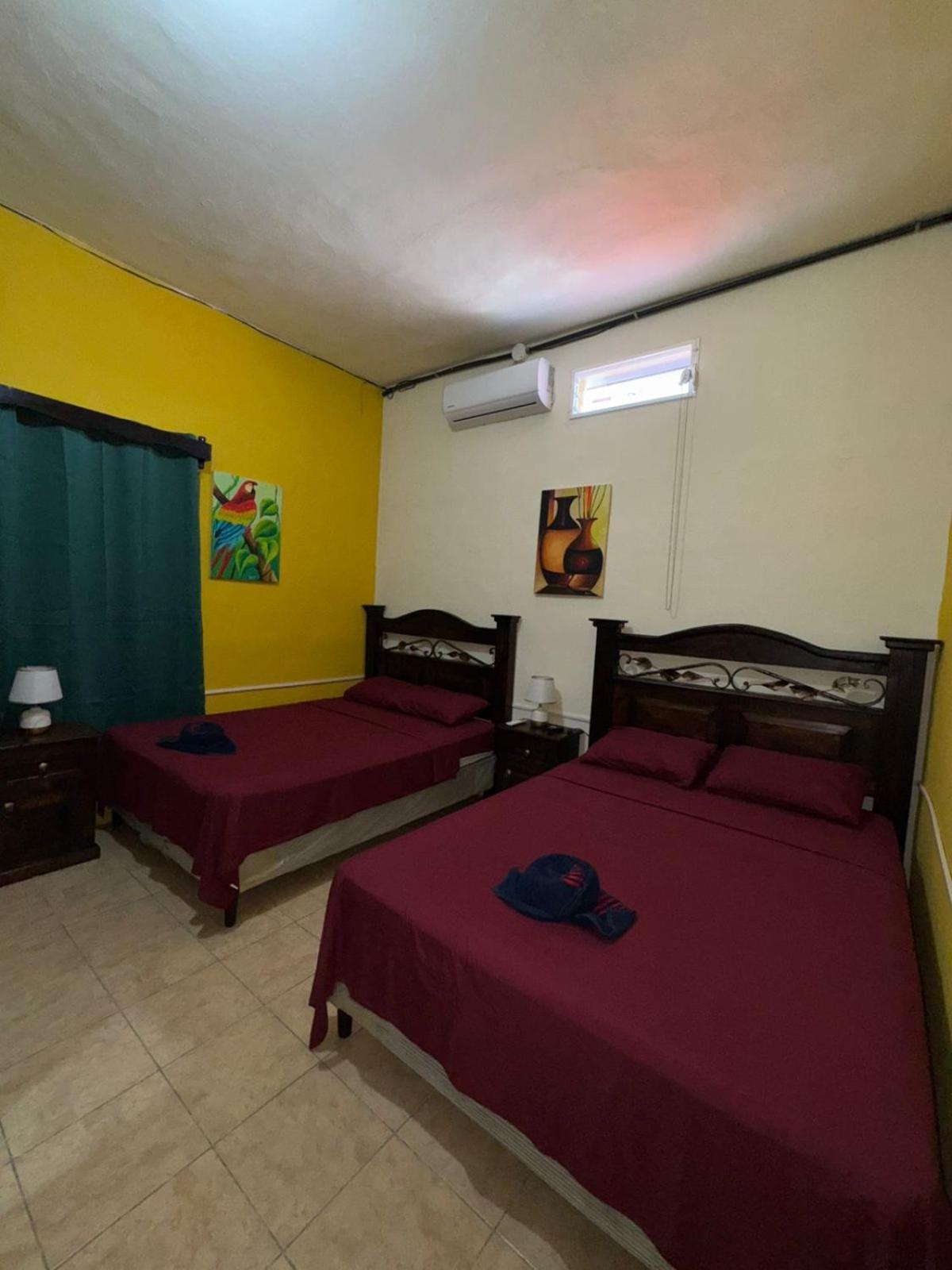 Casa Maya Itza Flores Bagian luar foto