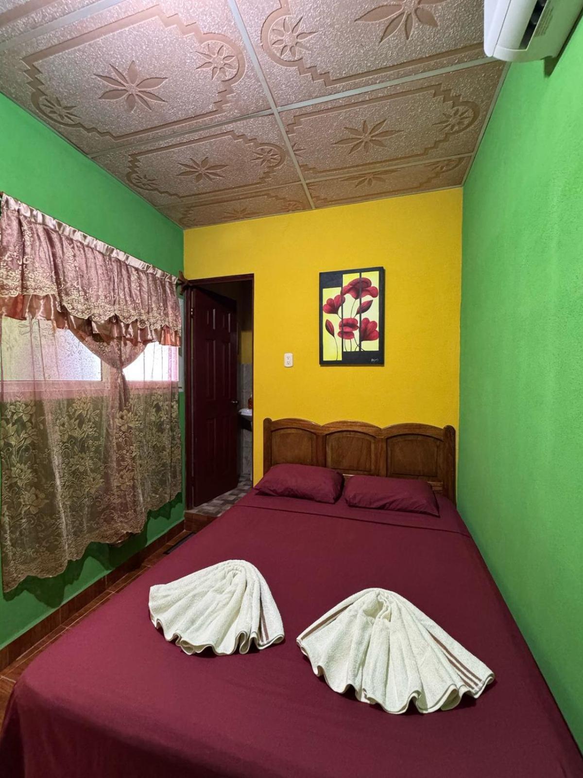 Casa Maya Itza Flores Bagian luar foto