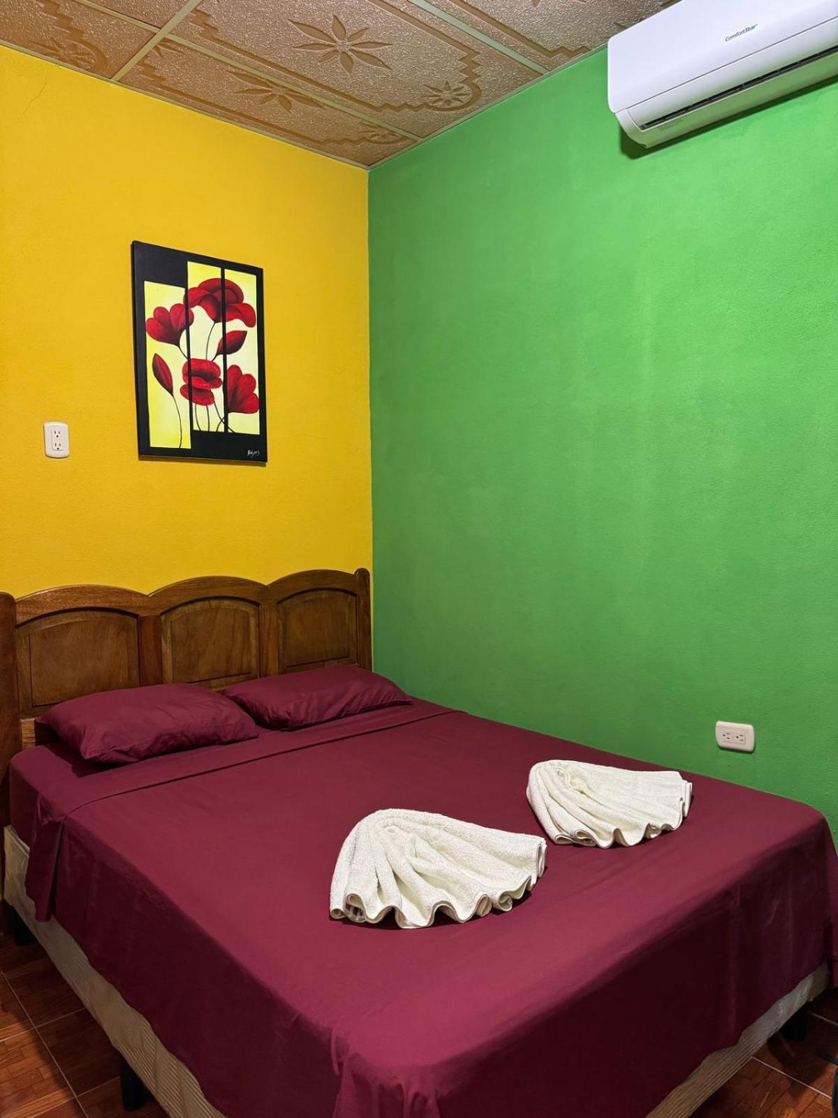 Casa Maya Itza Flores Bagian luar foto